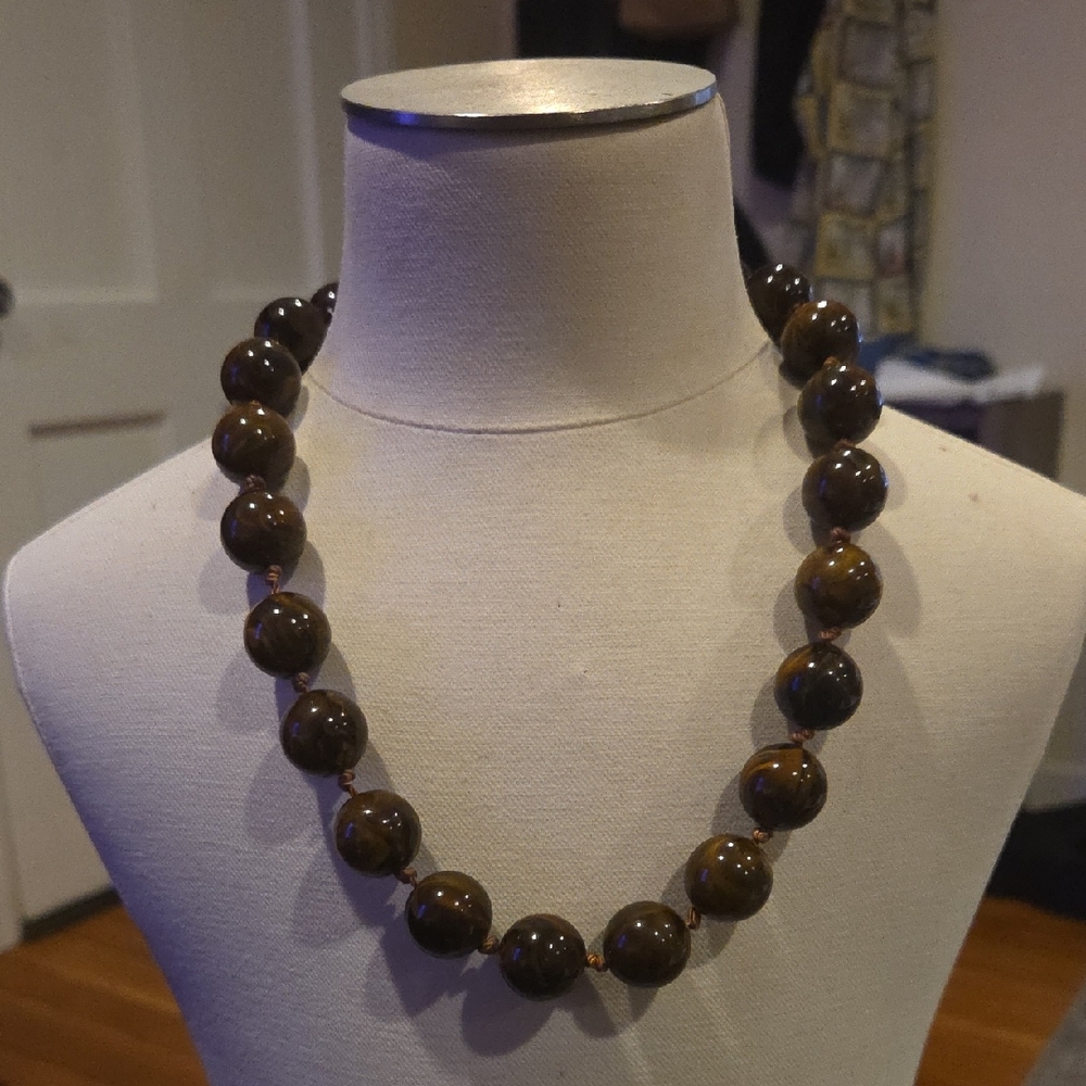 Elegant Brown Beaded Necklace